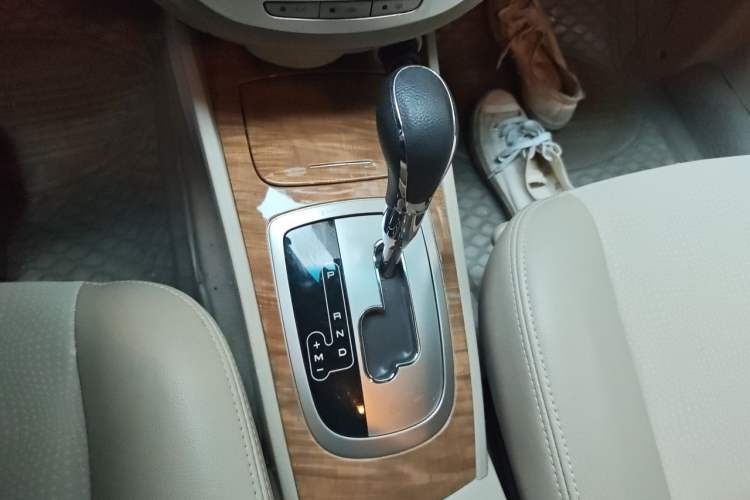 Used Buick Excelle 2015 1.5L Automatic Classic Model Gear Lever