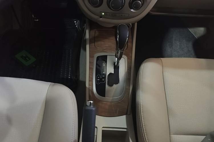Used Buick Excelle 2015 1.5L Automatic Classic Model Gear Lever