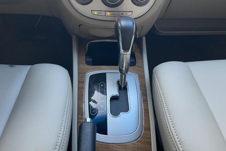 Used Buick Excelle 2015 1.5L Automatic Classic Model Gear Lever