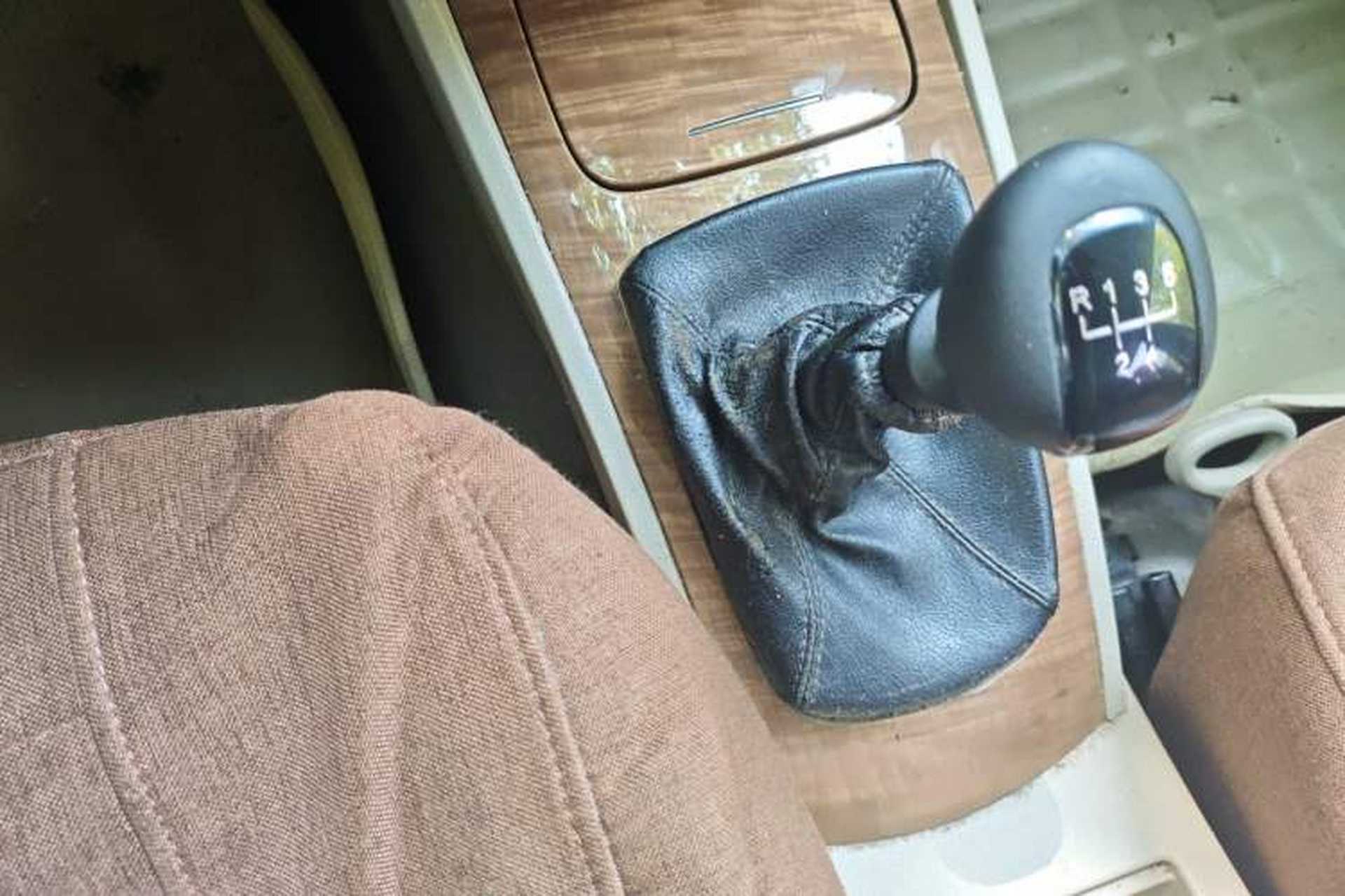 Used Buick Excelle 2015 1.5L Manual Classic Trim Gear Lever