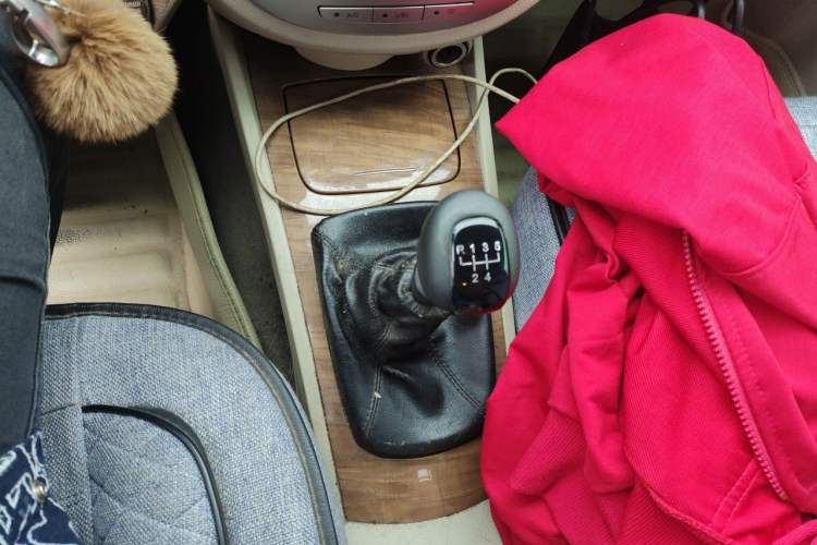 Used Buick Excelle 2015 1.5L Manual Classic Trim Gear Lever