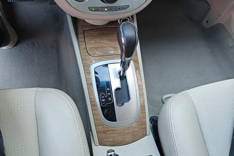 Used Buick Excelle 2015 1.5L Automatic Classic Model Gear Lever