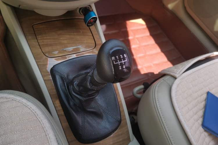 Used Buick Excelle 2015 1.5L Manual Luxury Model Gear Lever