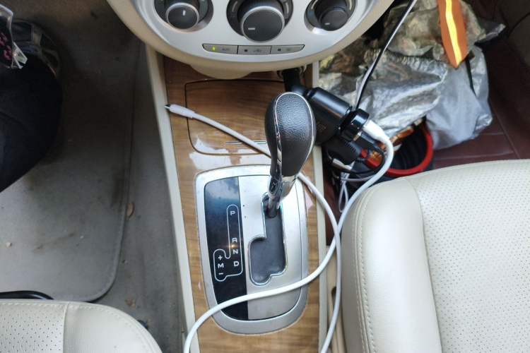 Used Buick Excelle 2015 1.5L Automatic Luxury Edition Gear Lever