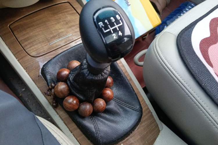 Used Buick Excelle 2015 1.5L Manual Classic Trim Gear Lever