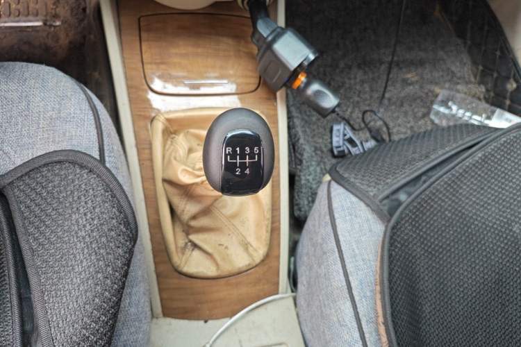 Used Buick Excelle 2015 1.5L Manual Classic Trim Gear Lever