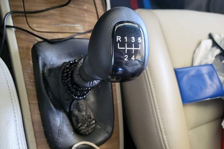 Used Buick Excelle 2015 1.5L Manual Classic Trim Gear Lever