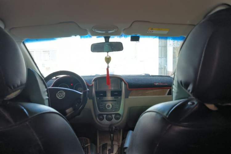 Used Buick Excelle 2015 1.5L Automatic Classic Model Headliner