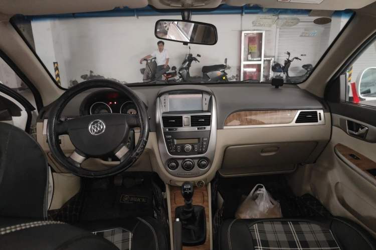 Used Buick Excelle 2015 1.5L Manual Classic Trim Headliner