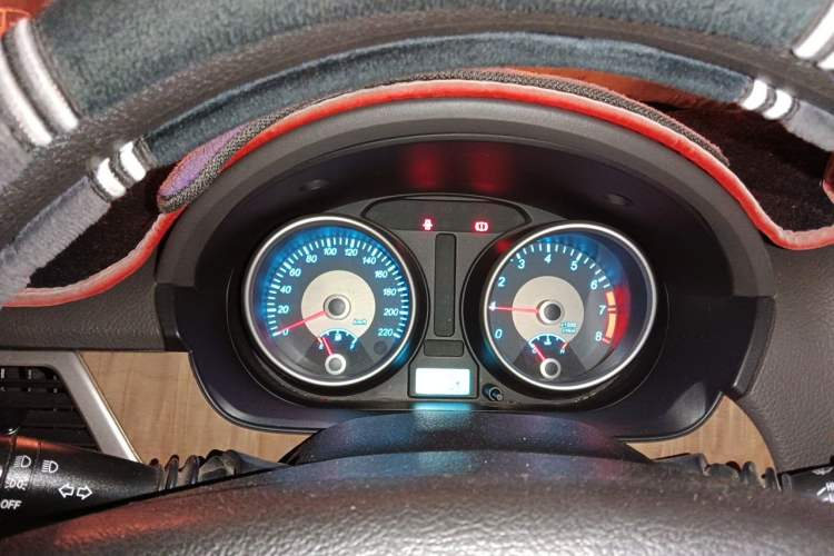 Used Buick Excelle 2015 1.5L Manual Classic Trim Instrument Cluster