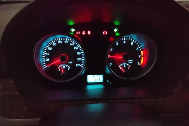 Used Buick Excelle 2015 1.5L Manual Classic Trim Instrument Cluster