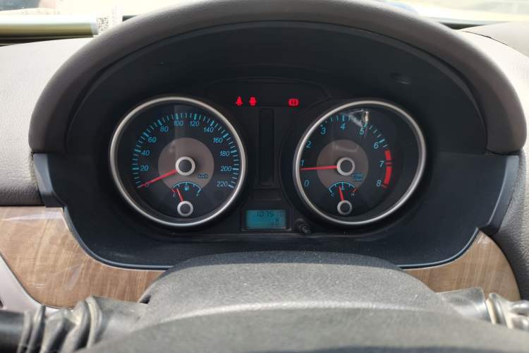 Used Buick Excelle 2015 1.5L Manual Classic Trim Instrument Cluster