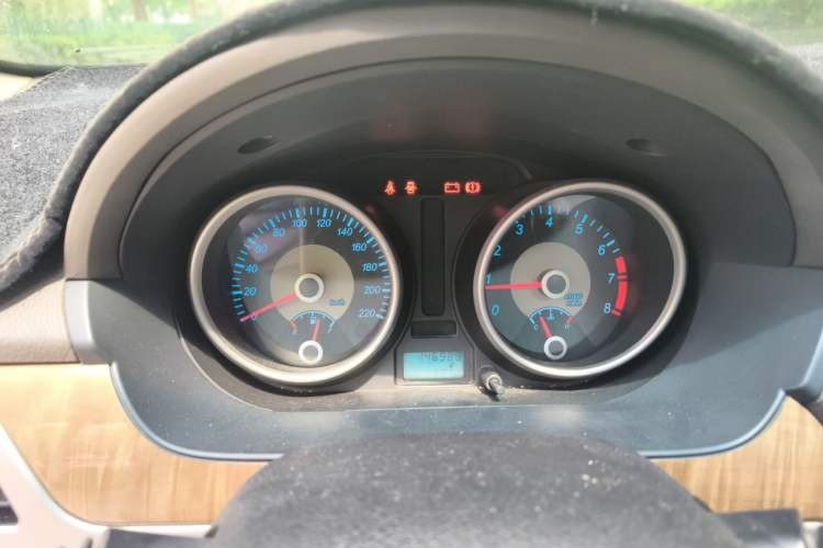 Used Buick Excelle 2015 1.5L Manual Classic Trim Instrument Cluster