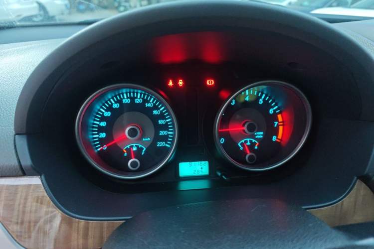 Used Buick Excelle 2015 1.5L Manual Classic Trim Instrument Cluster