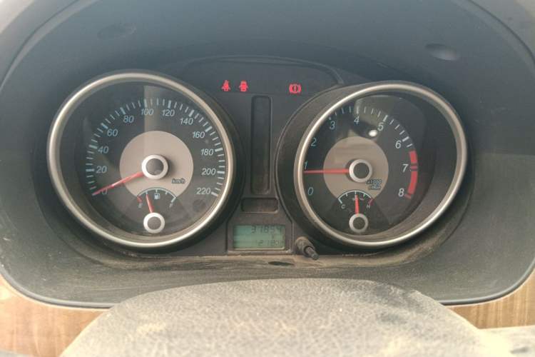Used Buick Excelle 2015 1.5L Manual Classic Trim Instrument Cluster