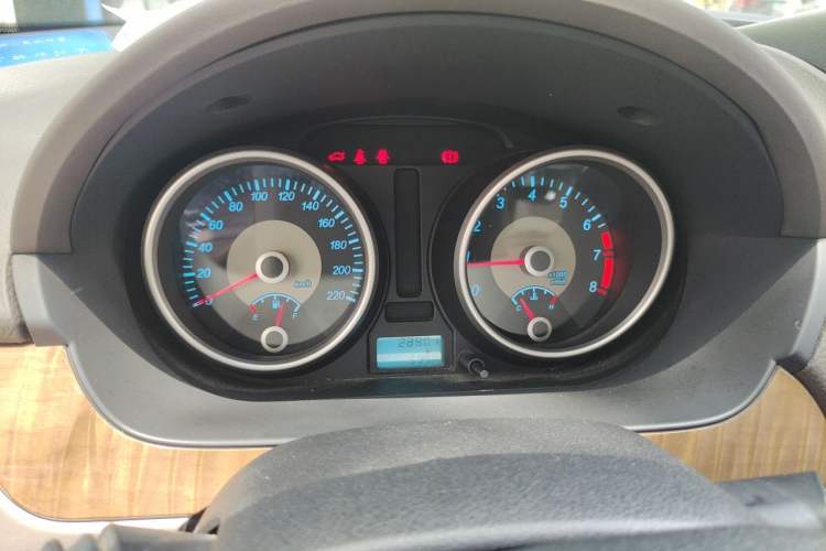 Used Buick Excelle 2015 1.5L Manual Classic Trim Instrument Cluster