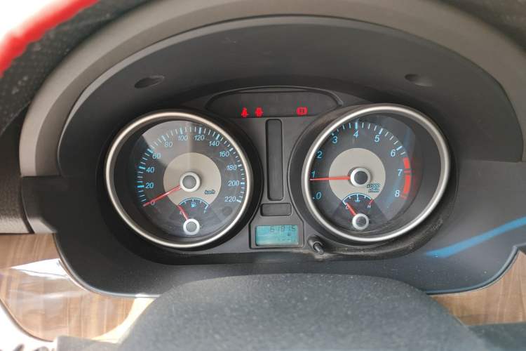 Used Buick Excelle 2015 1.5L Manual Classic Trim Instrument Cluster