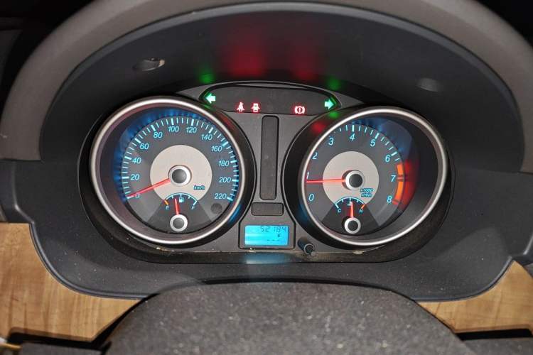 Used Buick Excelle 2015 1.5L Manual Classic Trim Instrument Cluster