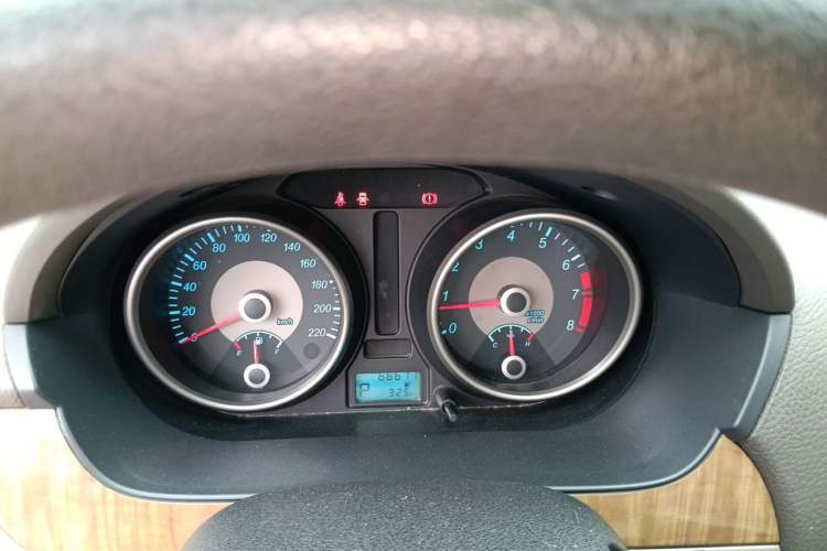 Used Buick Excelle 2015 1.5L Automatic Classic Model Instrument Cluster