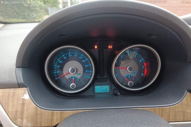 Used Buick Excelle 2015 1.5L Manual Classic Trim Instrument Cluster