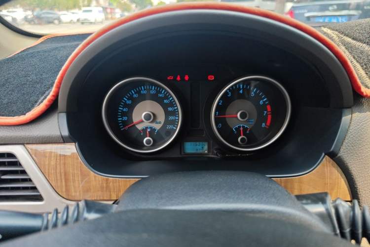 Used Buick Excelle 2015 1.5L Manual Classic Trim Instrument Cluster