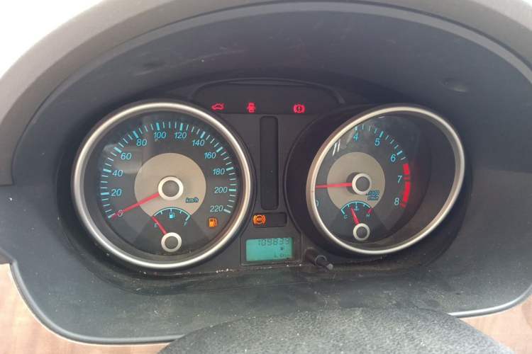 Used Buick Excelle 2015 1.5L Manual Classic Trim Instrument Cluster