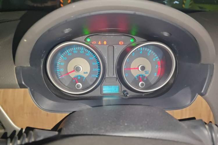 Used Buick Excelle 2015 1.5L Manual Classic Trim Instrument Cluster