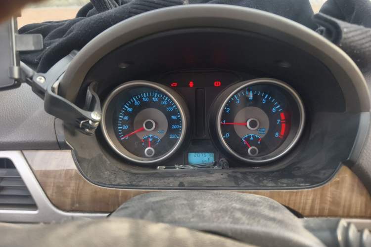 Used Buick Excelle 2015 1.5L Manual Classic Trim Instrument Cluster