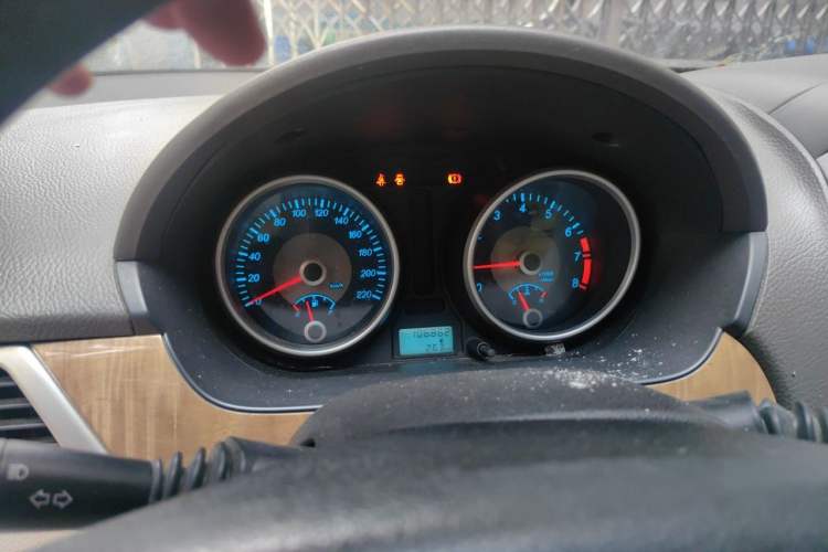 Used Buick Excelle 2015 1.5L Manual Classic Trim Instrument Cluster