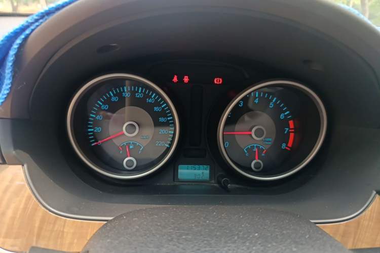 Used Buick Excelle 2015 1.5L Manual Classic Trim Instrument Cluster