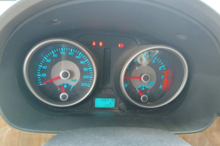 Used Buick Excelle 2015 1.5L Manual Classic Trim Instrument Cluster