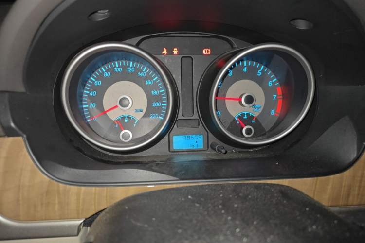 Used Buick Excelle 2015 1.5L Manual Classic Trim Instrument Cluster