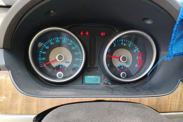 Used Buick Excelle 2015 1.5L Manual Classic Trim Instrument Cluster