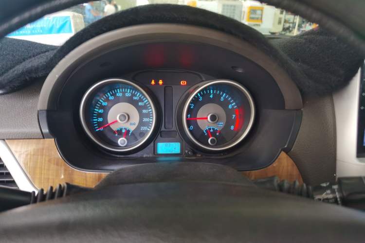 Used Buick Excelle 2015 1.5L Manual Classic Trim Instrument Cluster