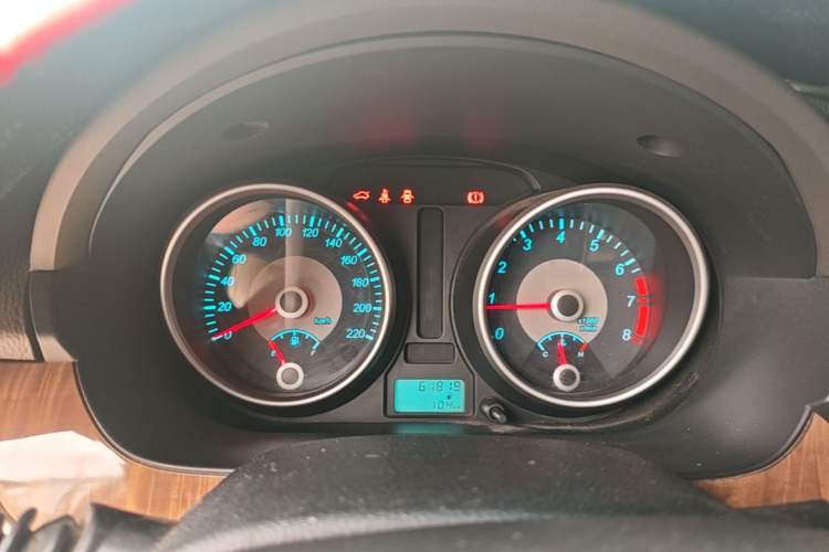Used Buick Excelle 2015 1.5L Manual Classic Trim Instrument Cluster