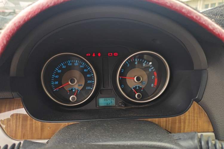 Used Buick Excelle 2015 1.5L Manual Classic Trim Instrument Cluster