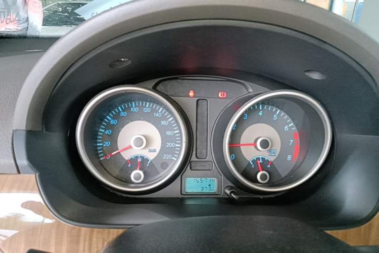 Used Buick Excelle 2015 1.5L Manual Classic Trim Instrument Cluster