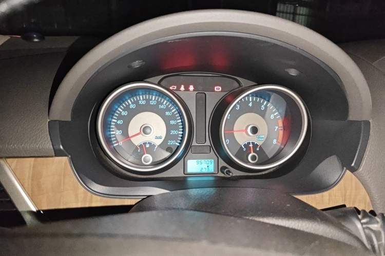 Used Buick Excelle 2015 1.5L Manual Luxury Model Instrument Cluster