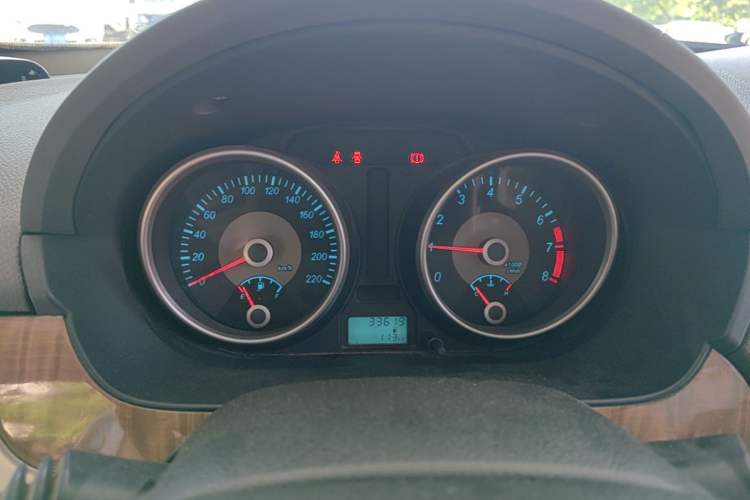 Used Buick Excelle 2015 1.5L Manual Classic Trim Instrument Cluster