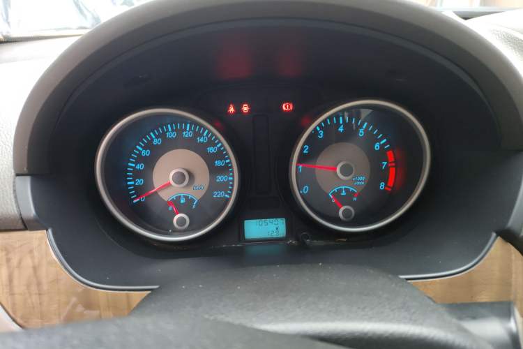 Used Buick Excelle 2015 1.5L Manual Classic Trim Instrument Cluster