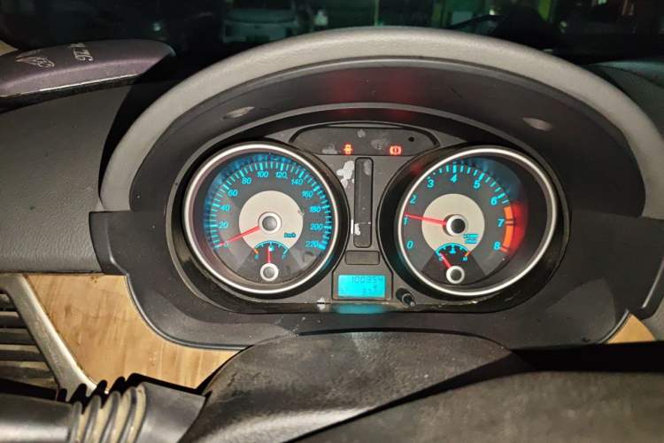 Used Buick Excelle 2015 1.5L Manual Classic Trim Instrument Cluster