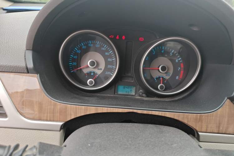 Used Buick Excelle 2015 1.5L Manual Classic Trim Instrument Cluster