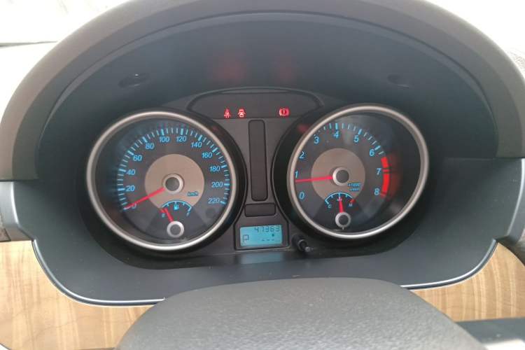 Used Buick Excelle 2015 1.5L Automatic Classic Model Instrument Cluster