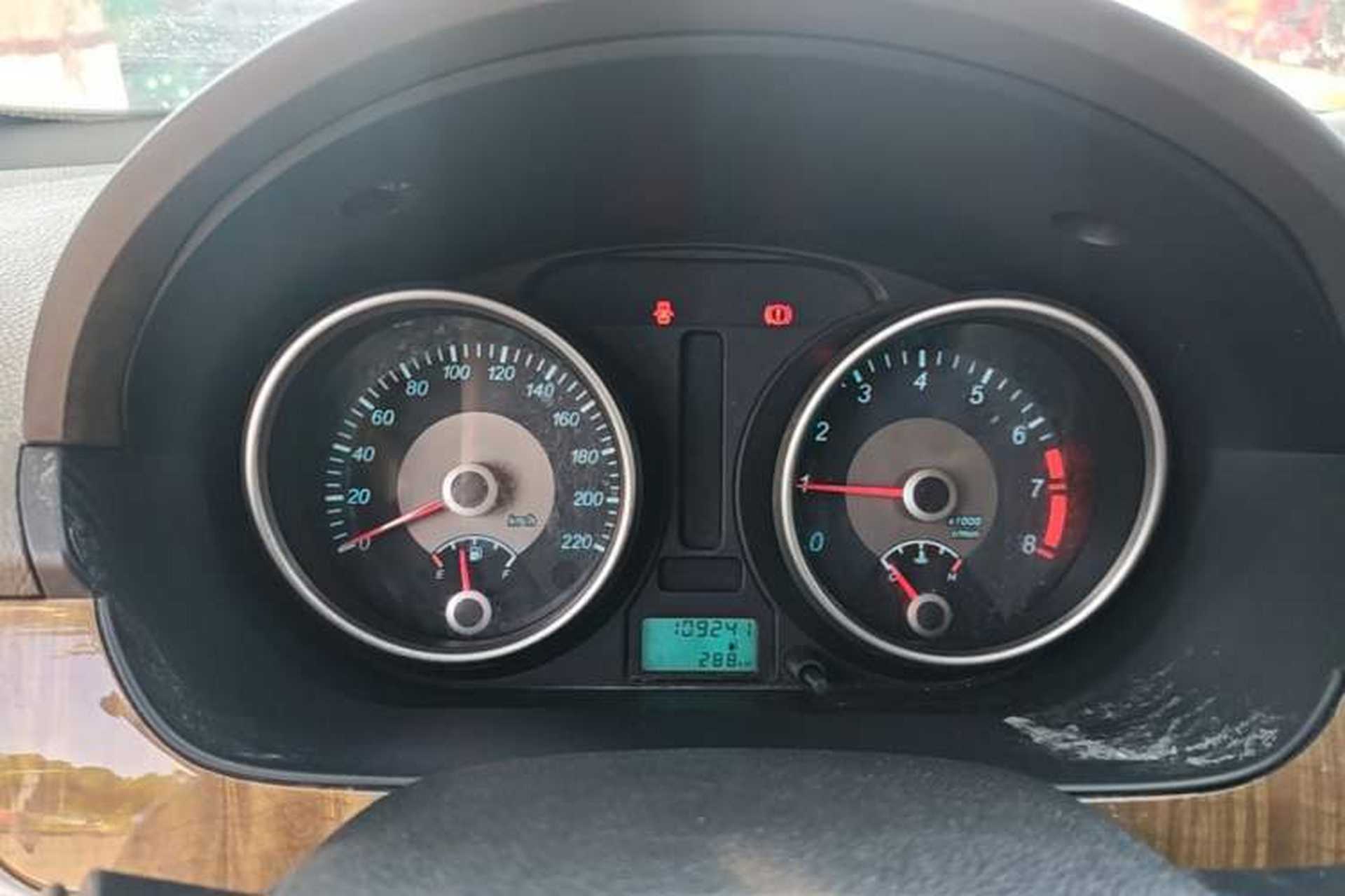 Used Buick Excelle 2015 1.5L Manual Classic Trim Instrument Cluster