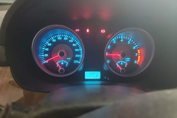 Used Buick Excelle 2015 1.5L Manual Classic Trim Instrument Cluster