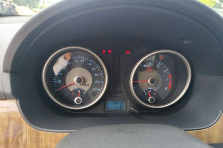 Used Buick Excelle 2015 1.5L Manual Classic Trim Instrument Cluster