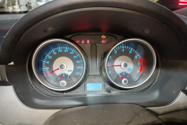 Used Buick Excelle 2015 1.5L Manual Classic Trim Instrument Cluster
