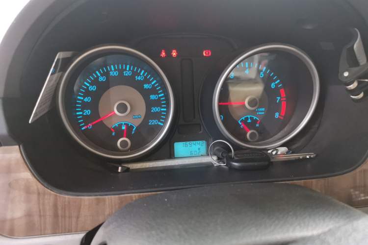 Used Buick Excelle 2015 1.5L Manual Classic Trim Instrument Cluster