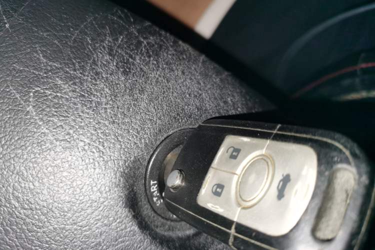 Used Buick Excelle 2015 1.5L Automatic Classic Model Interior 1