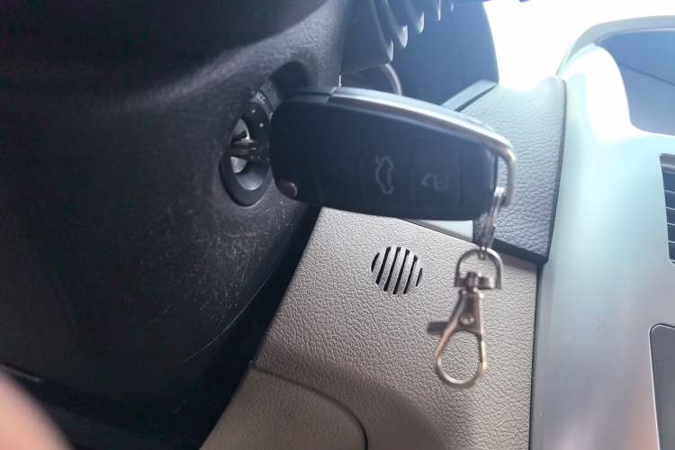 Used Buick Excelle 2015 1.5L Manual Classic Trim Interior 1